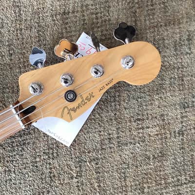 Fender Player Jazz Bass with Pau Ferro Fretboard 2018 - Present - Black image 4
