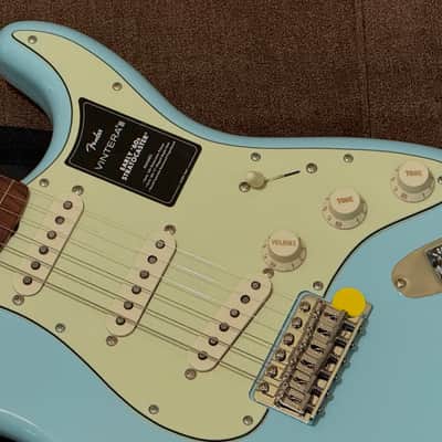 Fender Vintera III Early '60s Stratocaster with Fender Deluxe Gig Bag and Case Candy 2026 Model in Sonic Blue image 3