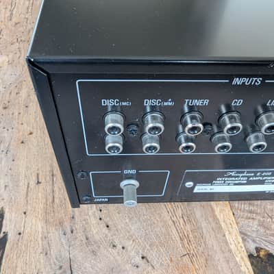 Accuphase E-205 1986 - Black image 12