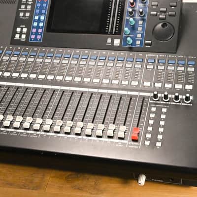 Yamaha LS9-32 32-Input Digital Mixing Console CG01Y2B image 3