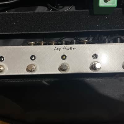 Loop Master 4 Loop Switcher w/ Master Bypass 2010s - Brushed image 1