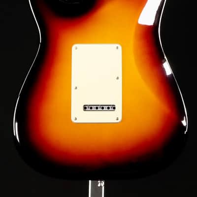 Fender American Ultra Stratocaster HSS - Ultraburst with Rosewood Fingerboard image 5