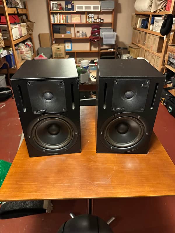 Genelec 1030A 6.5" Powered Nearfield Studio Monitor (Pair) 1994 - 2005 - Black image 1