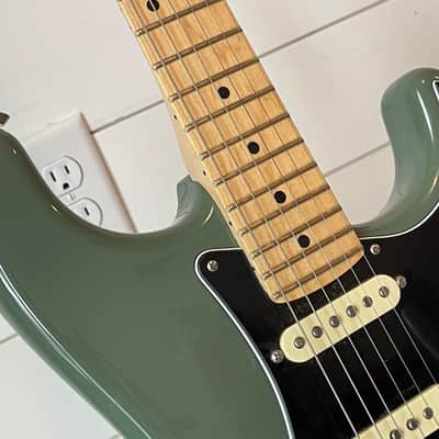 Fender Stratocaster 2015-2017 - Olive image 18