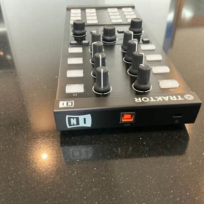 Native Instruments Traktor Kontrol X1 2010s - Black image 5