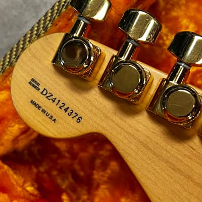 2005 Fender 50th Anniversary American Deluxe Stratocaster Sunburst image 11