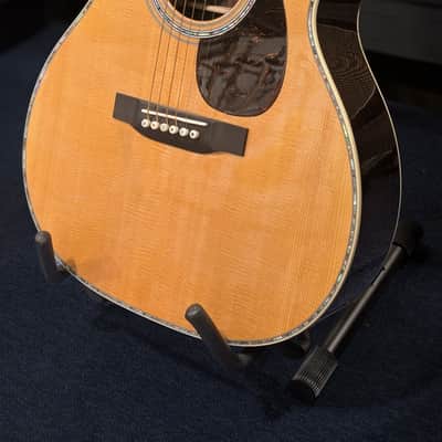Martin OM-42 GE 2025 - Nitro High Gloss Natural image 2