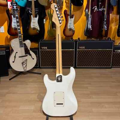 Fender Juanes Stratocaster®, Maple, Electric Guitar - Pearlescent Luna White image 13