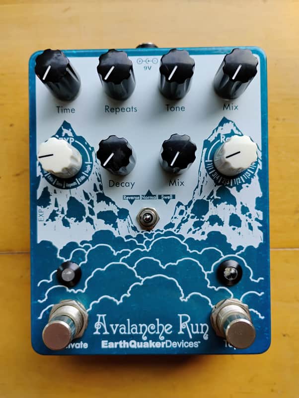 EarthQuaker Devices Avalanche Run Stereo Reverb & Delay with Tap Tempo