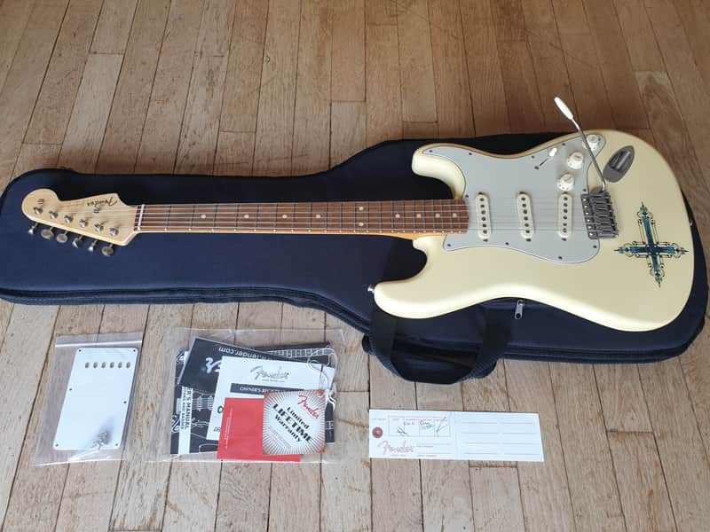 Fender Stratocaster Kenny Wayne Shepherd Cross Graphic Arctic White 2014 - MINT image 1