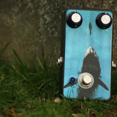 Millipede FX - Fuzz Guitar Pedal - 'Shark Bait 2' - Black / Blue image 2