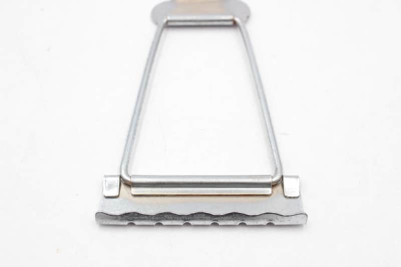 Vintage MIJ Silvertone Guitar Trapeze Tailpiece w/ Screws Bild 1