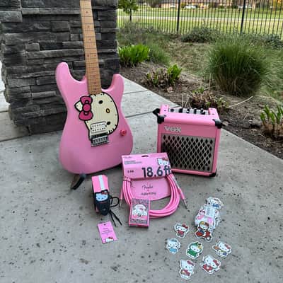 Squier Hello Kitty Stratocaster 2005-2006 - Pink image 1