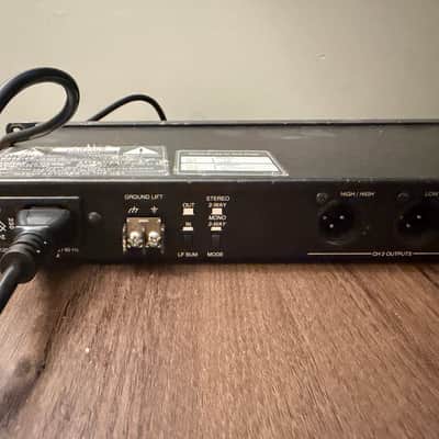 JBL M552 2-Channel Adjustable STEREO/MONO, Variable Crossover Working image 8