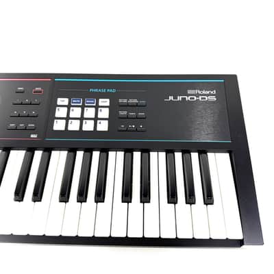 Used Roland DS-61 Synthesizer image 6