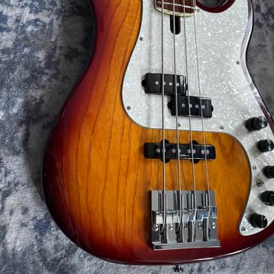 Sire Marcus Miller P8 4 String Bass Tobacco Sunburst w/ DiMarzio 60s pickups image 4