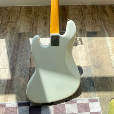 Squier Classic Vibe '60s Jazz Bass 2009 - 2014 - Olympic White image 6