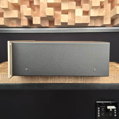 Neumann V 402 Dual Channel Microphone Preamp. MINT V402 image 6
