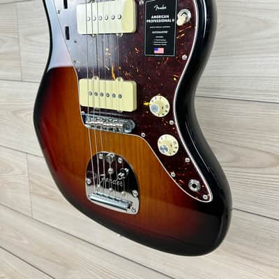 Fender American Professional II Jazzmaster Rosewood Fingerboard, 3-Color Sunburst image 4