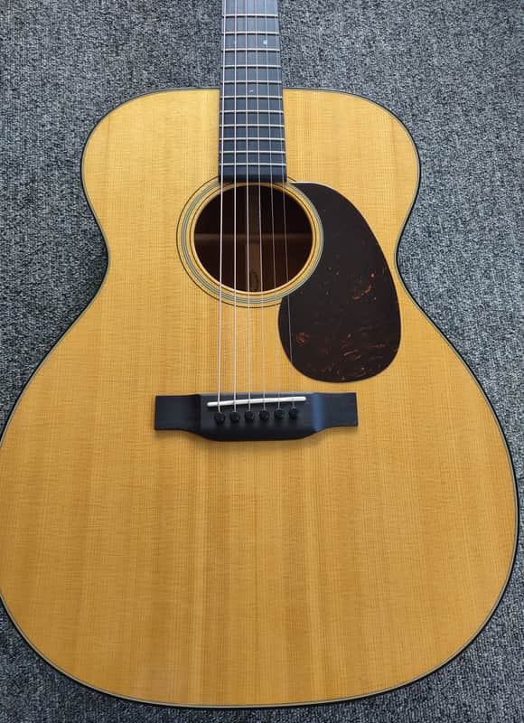 Martin 000-18