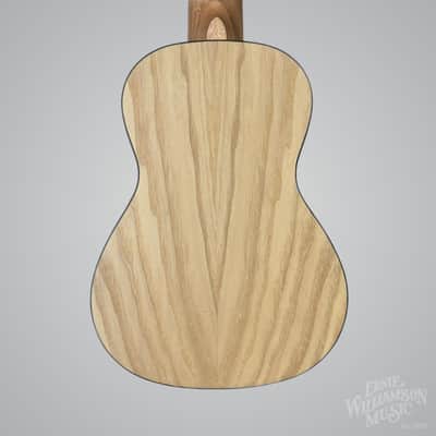 Amahi UK880C Concert Ukulele, Quilted Ash image 2