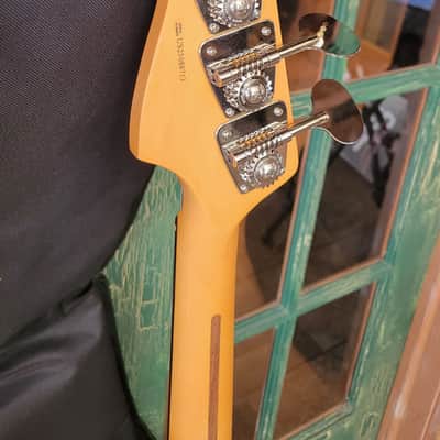 2025 Fender American Professional Classic Jazz Bass in Firemist Gold wDeluxe Bag image 12