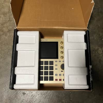 Akai MPC One Standalone MIDI Sequencer Gold Edition image 3