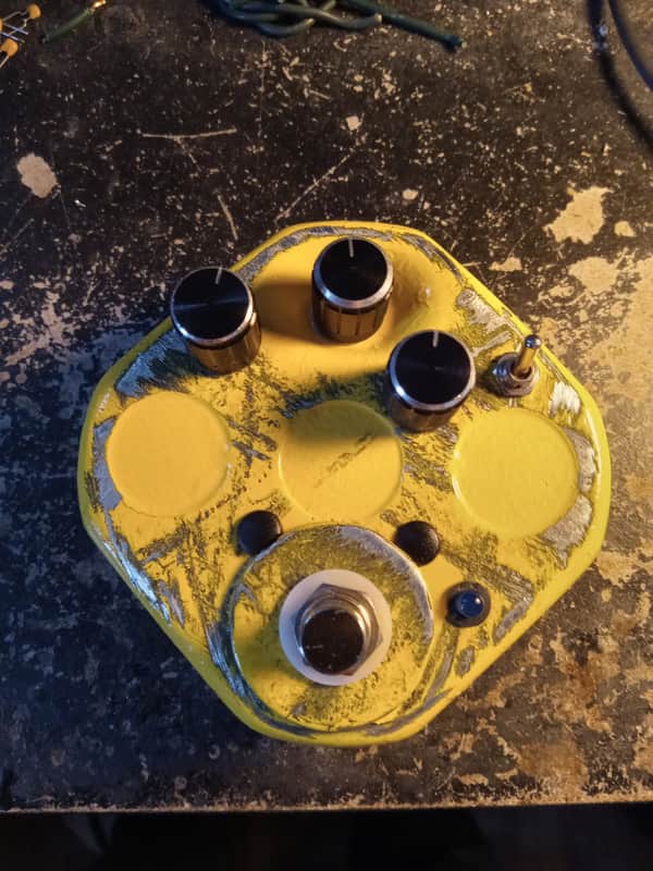 Dongeomac Foxx Tone Machine in Heavy Distressed Yellow Mix image 1