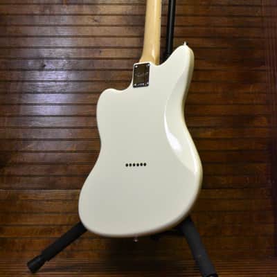 Squier Limited Edition Paranormal Offset Telecaster® SJ, Laurel Fingerboard, Tortoiseshell Pickguard, Olympic White image 3