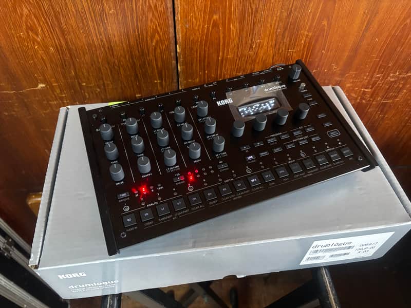 Korg Drumlogue Hybrid Drum Machine w/ box image 1