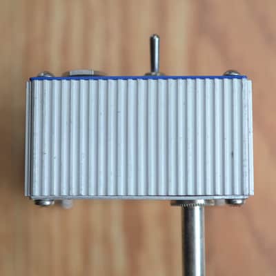 Dan Armstrong Blue Clipper Fuzz Plugin Blue image 5