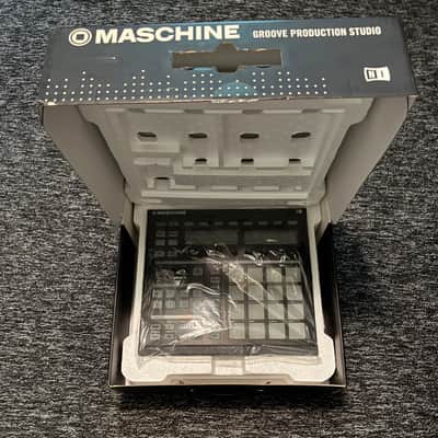 Native Instruments Maschine 2000s - Black image 2