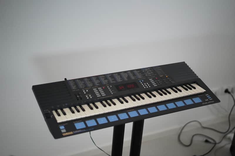 Yamaha Portasound PSS-680 1988 - Black image 1