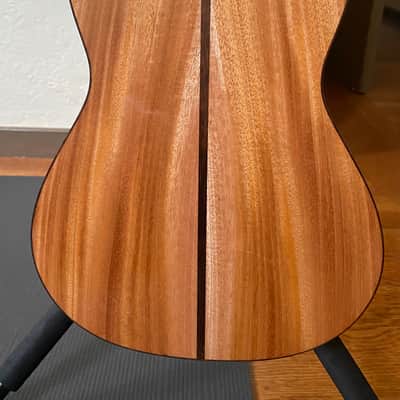 Oli X2-TCMG-SHC (Cedar/Mahogany slothead cutaway tenor ukulele) in pristine condition image 4