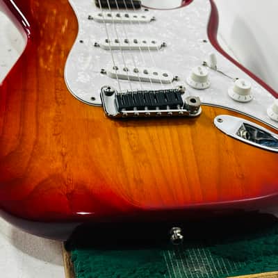 G&L USA Legacy Custom-Build 2012 - Cherryburst image 3