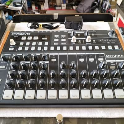 Arturia Drumbrute Analog Drum Synthesizer image 4