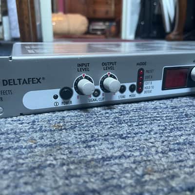 Peavey Dual DeltaFex Multi-Effects Processor 2010s - Silver image 1