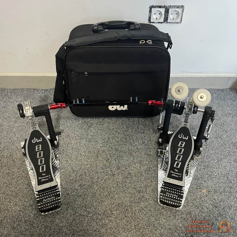 DW 8000 Double Bass Pedal with case image 1