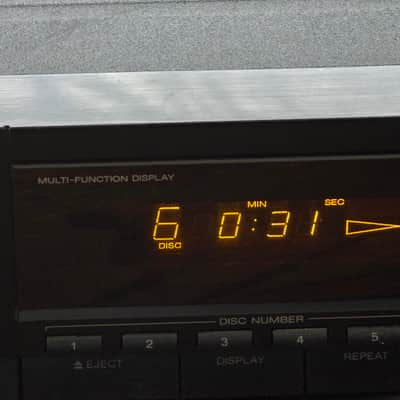 Sharp DX-C3510 six CD changer May 1990 - Black image 9