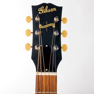 Gibson Custom Acoustic 1942 Banner J-45, Vintage Sunburst | Demo image 11