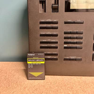 Roland R-8 with Electronic Card image 2