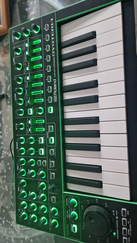 Roland SYSTEM-1 25-Key Plug-Out Synthesizer