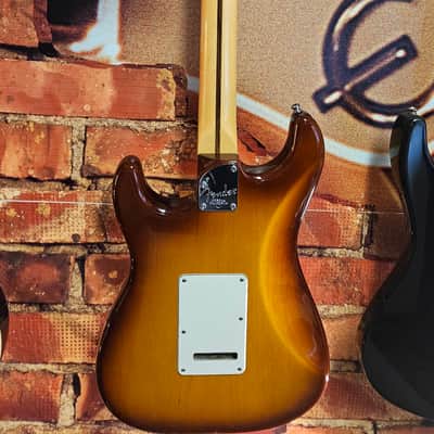 Fender American Deluxe Stratocaster With Hard Case 2013 - Sienna Sunburst image 5