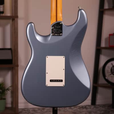 Fender American Ultra Luxe Vintage '60s Stratocaster - Rosewood Fingerboard, Ice Blue Metallic image 18