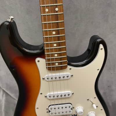 Fender Mexi Strat with Floyd 2003 - Sunburst image 2