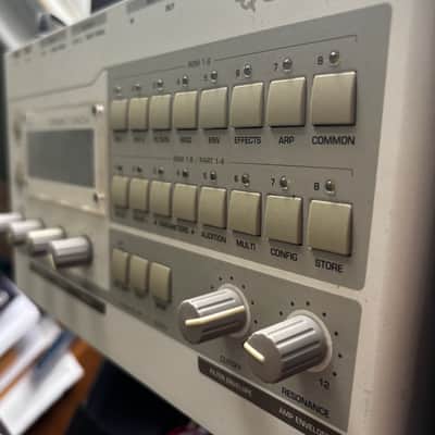 Access Virus TI Snow Desktop Digital Synthesizer 2008 - White image 5