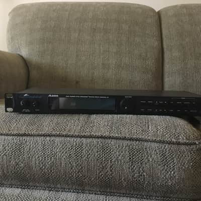 Alesis Q2 Quadraverb-Dual Channel Octal Processing Master Effects Unit 1997 Black image 1