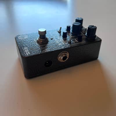 E.W.S. Tri-Logic Bass Preamp 3 2010s - Graphic image 3