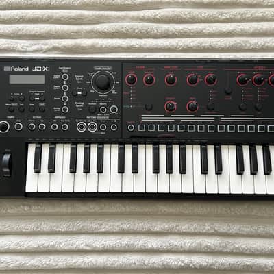 Roland JD-Xi 37-Key Synthesizer