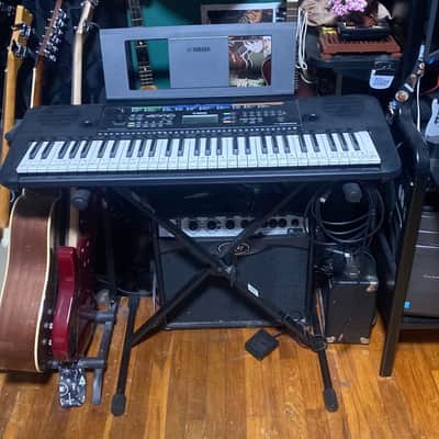 Yamaha PSR-E253 61-Key Portable Keyboard 2010s - Black image 2